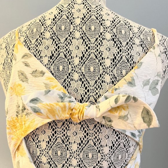 Rare Gal Meets Glam Abigail Dress Yellow Floral - Picture 2 of 5